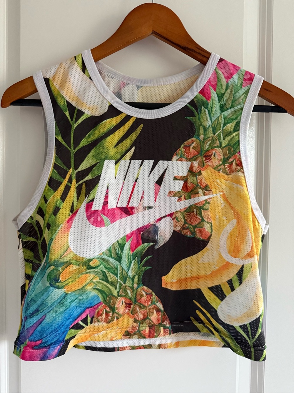 Nike Women’s Tropical Fruit Print Crop Tank